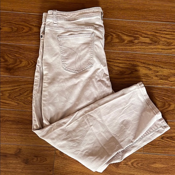 Calvin Klein Women's Jeans - Picture 1 of 3